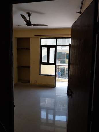 2 BHK Apartment For Resale in Mahagun Mahagunpuram Shastri Nagar Ghaziabad 5891918
