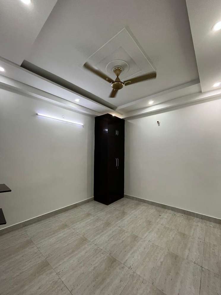 3 Bedroom 1350 Sq.Ft. Builder Floor in Sector 8, Dwarka Delhi