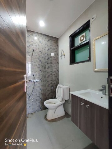 Bathroom in 2 BHK Builder Floor at Ansal Sushant Lok I, Sector 43 – for Rent