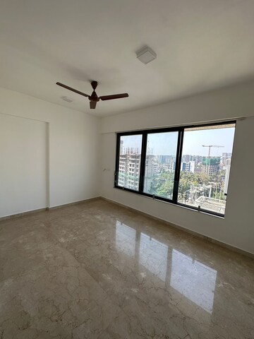 Bedroom in 4 BHK Apartment at Juhu – for Rent
