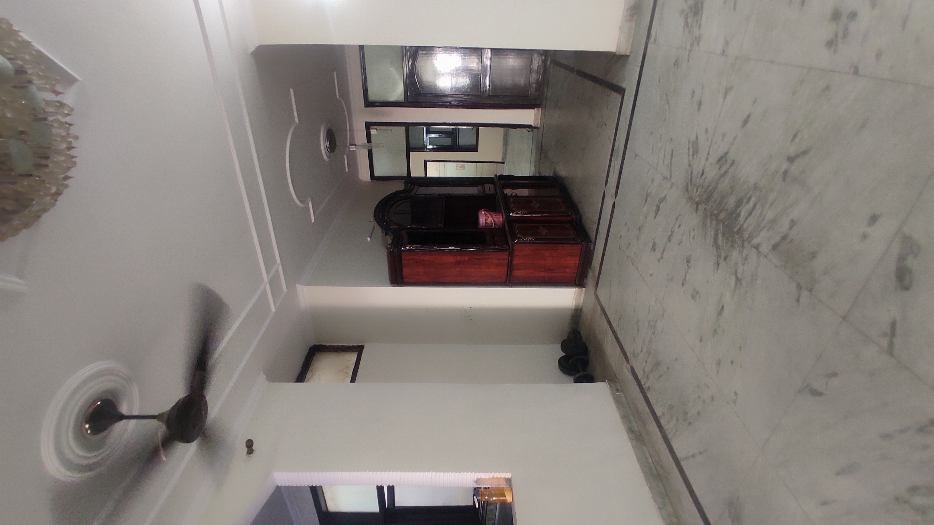 Rental 3.5 Bedroom 2300 Sq.Ft. Builder Floor in Krishna Nagar Delhi