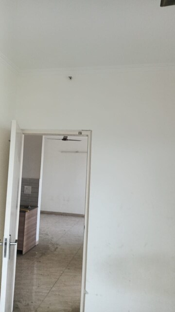Room in 3 BHK Builder Floor at Gaurs 16th Parkview Independent Floors, Sector 19 Yamuna Expressway – for Rent