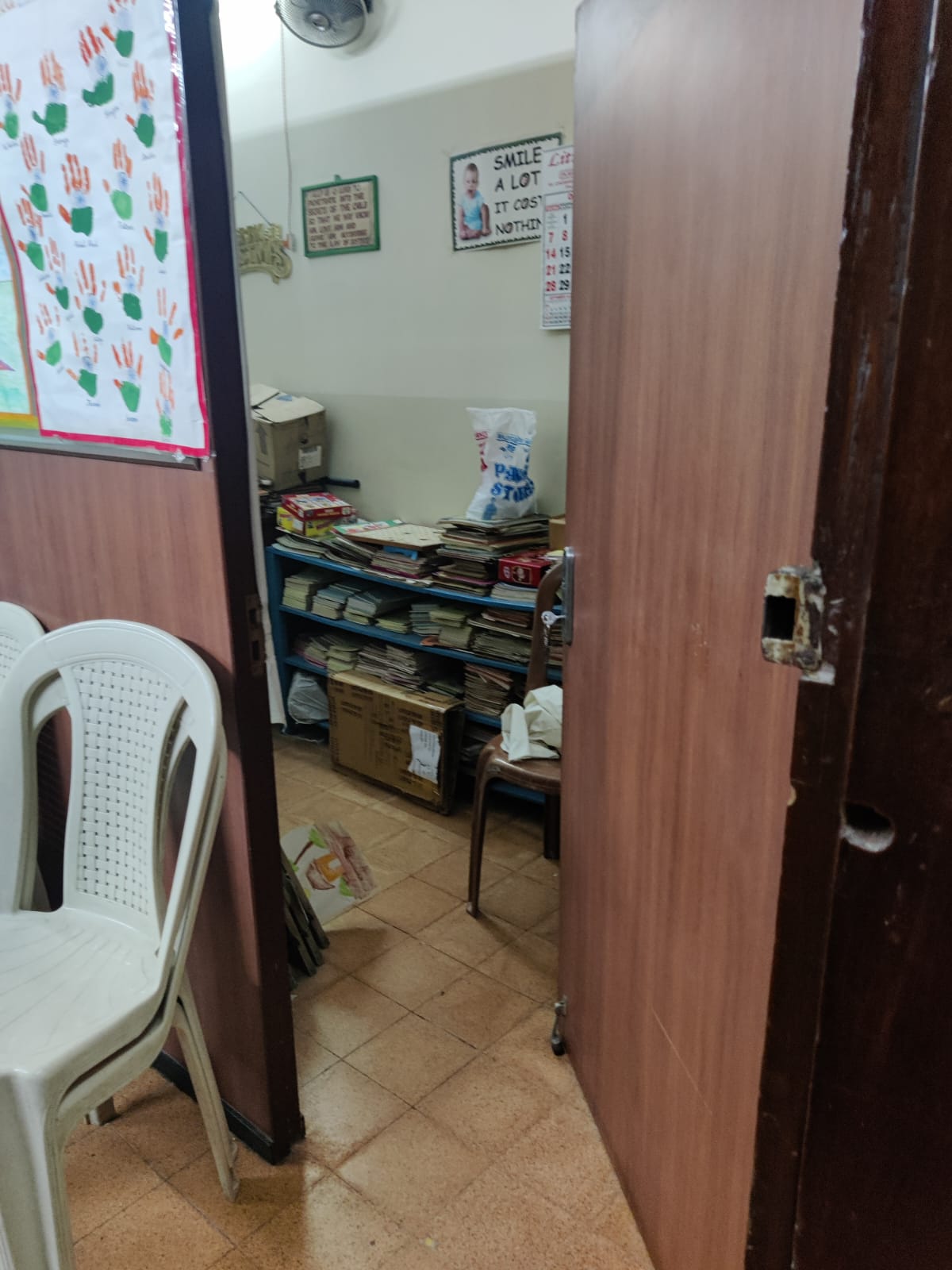 Rental Commercial Shop 2200 Sq.Ft. in Park Street Kolkata 5908894