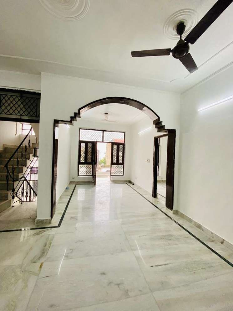 3 Bedroom 250 Sq.Yd. Builder Floor in Green Fields Colony Faridabad