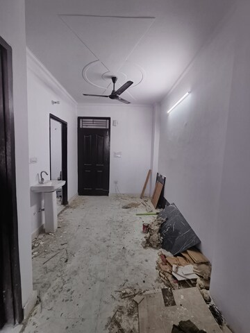 Room in 2 BHK Builder Floor at Dwarka Mor – for Sale
