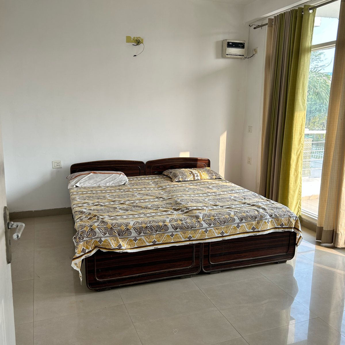 4 BHK Apartment For Rent in Gokul Apartments Faridabad Sector 45 Faridabad  5916687