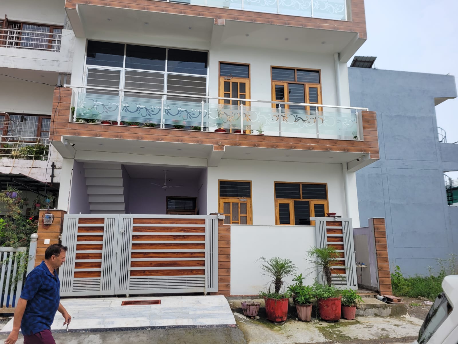 Resale 4 Bedroom 2000 Sq.Ft. Independent House in Subhash Nagar