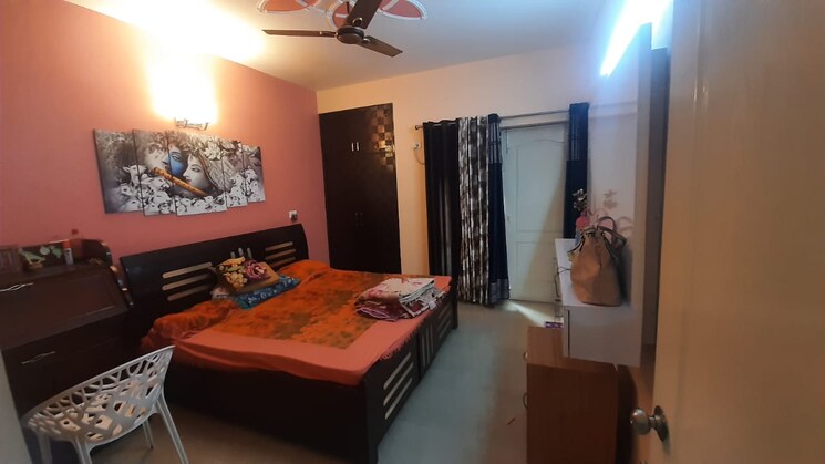 Master Bedroom, omaxe-designer-villas-mayfield-garden 3.5 Bedroom 1875 Sq.Ft. Builder Floor In Sector 51 Gurgaon 5921051