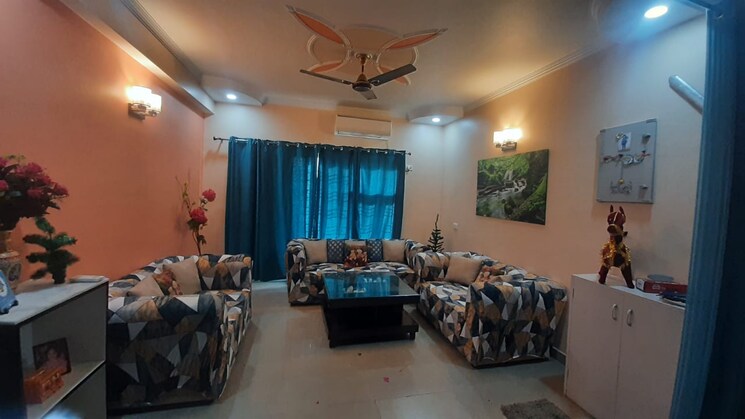 Master Bedroom, omaxe-designer-villas-mayfield-garden 3.5 Bedroom 1875 Sq.Ft. Builder Floor In Sector 51 Gurgaon 5921051