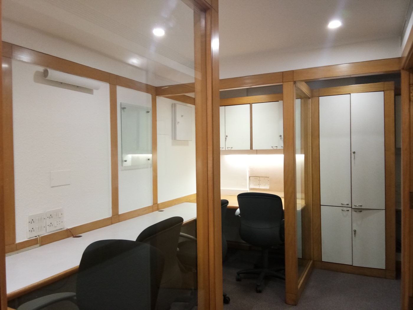 Rental Commercial Office Space 650 Sq.Ft. in Manipal Center Apartments