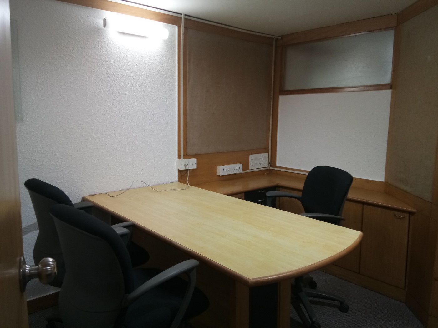 Rental Commercial Office Space 650 Sq.Ft. in Manipal Center Apartments