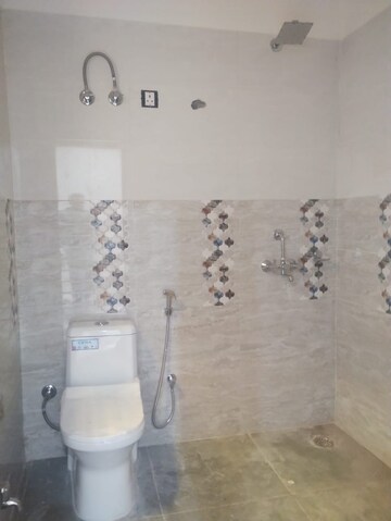 Master Bedroom in 2 BHK Builder Floor at Ansal Sushant Lok I, Sector 43 – for Rent