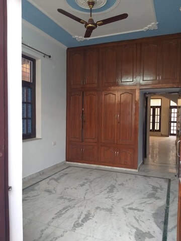Room in 2 BHK Independent House at Aman Vihar – for Rent