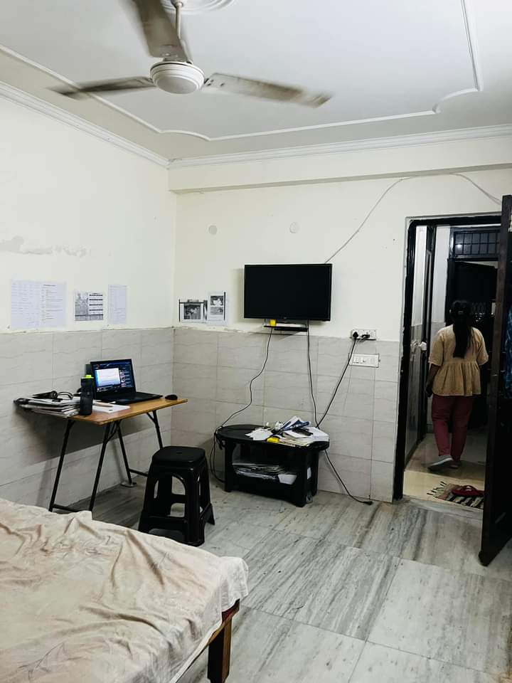 Rental 1 Bedroom 450 Sq.Ft. Builder Floor in Anupam Enclave, Saket Delhi 5926057