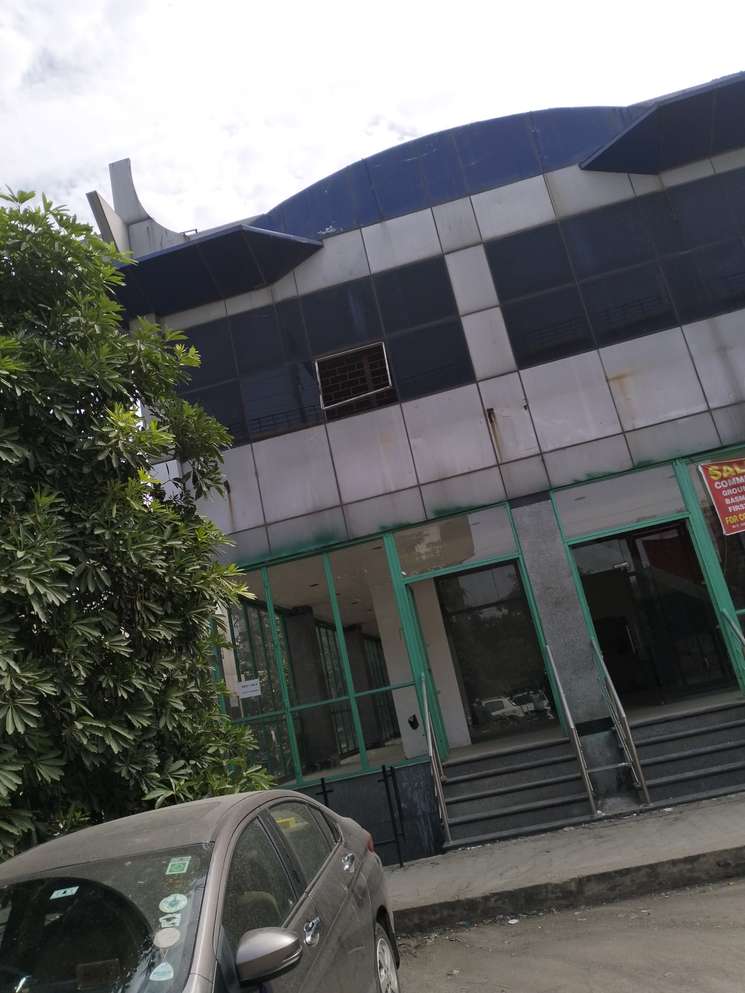 Commercial Office Space 200 Sq.Mt. in Sector 63 Noida