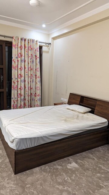 Bedroom in 3 BHK Builder Floor at Ansal Sushant Lok I, Sector 43 – for Rent