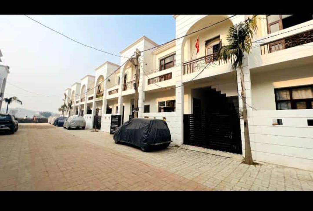 Resale 3 Bedroom 1400 Sq.Ft. Independent House in Garg Palm Paradise