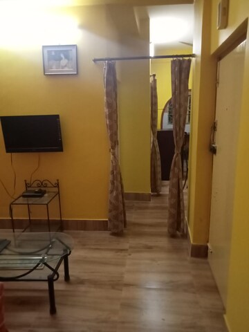 Room in 2 BHK Apartment at Tollygunge – for Rent