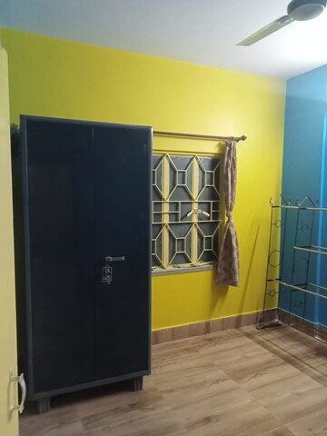 Bedroom in 2 BHK Apartment at Tollygunge – for Rent