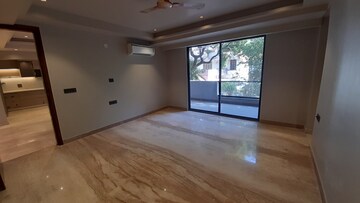 Room in 4 BHK Builder Floor at Ansal Sushant Lok I, Sector 43 – for Rent