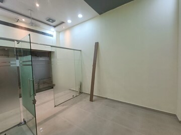 Room in  Office Space at Rustomjee Eaze Zone Mall, Malad West – for Rent