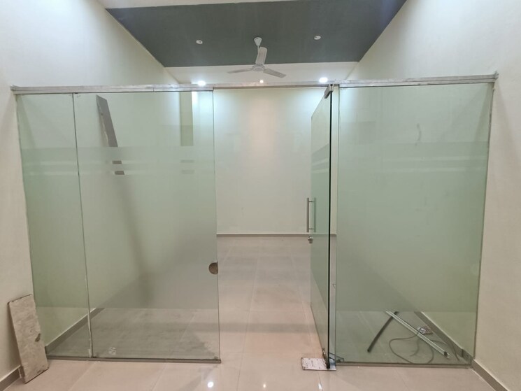 Room, rustomjee-eaze-zone-mall Commercial Office Space 424 Sq.Ft. In Malad West Mumbai 5938237