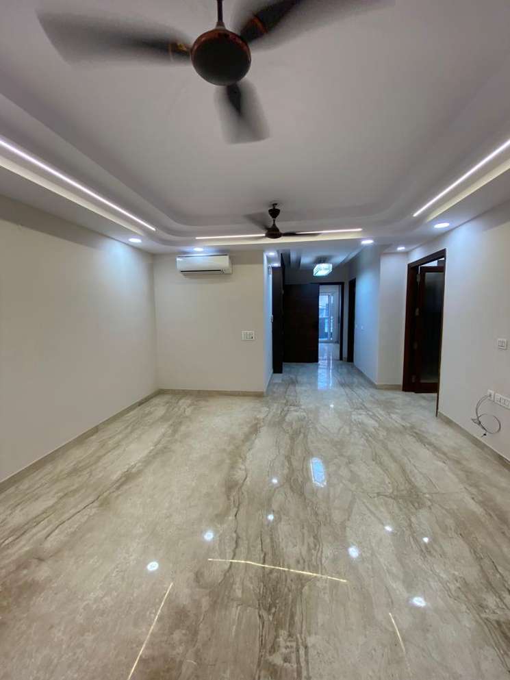 3 Bedroom 185 Sq.Yd. Builder Floor in Rajouri Garden Delhi