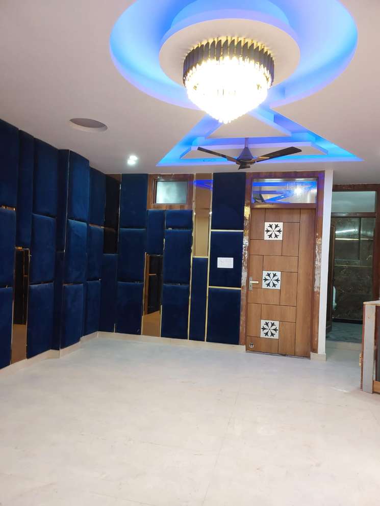 3 Bedroom 720 Sq.Ft. Builder Floor in Chanakya Place Delhi