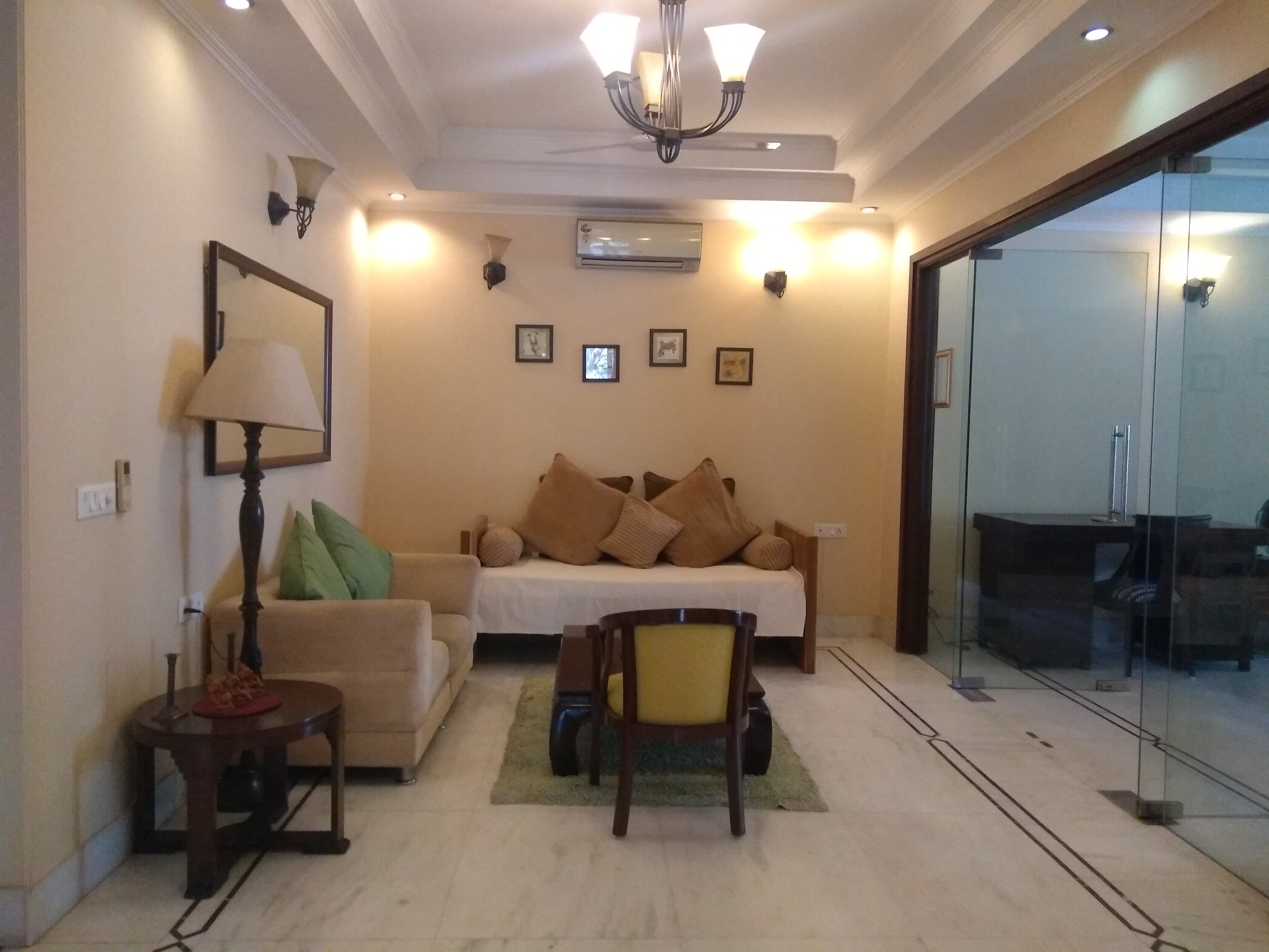 Rental 4 Bedroom 2250 Sq.Ft. Apartment in RWA Saket Block D, Saket