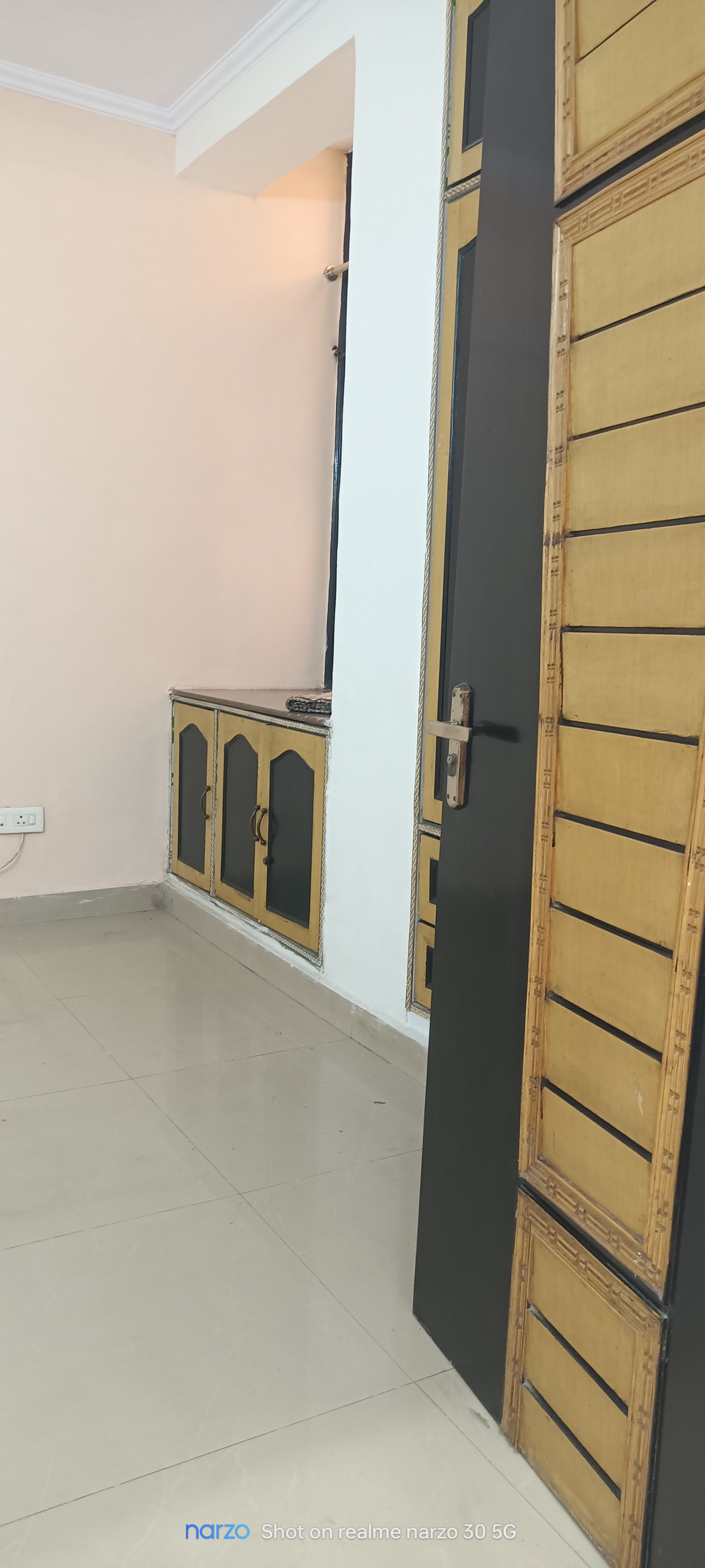 3+ Property for Rent in Karishma Apartments, Ip Extension, Delhi