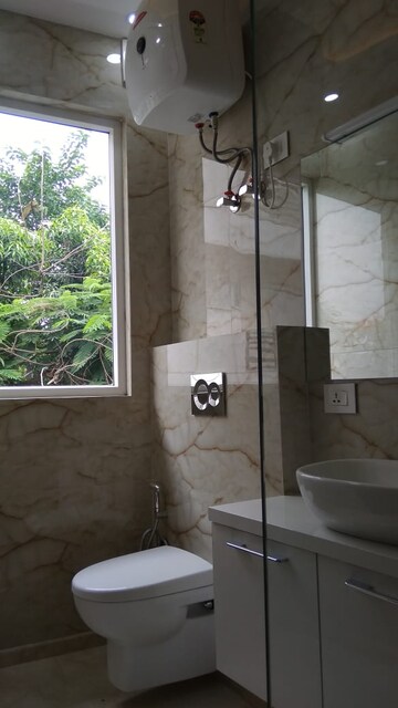 Attached Bathroom in 3.5 BHK Builder Floor at Ansal Sushant Lok I, Sector 43 – for Rent