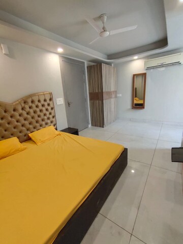 Room in Studio Builder Floor at Ansal Sushant Lok I, Sector 43 – for Rent