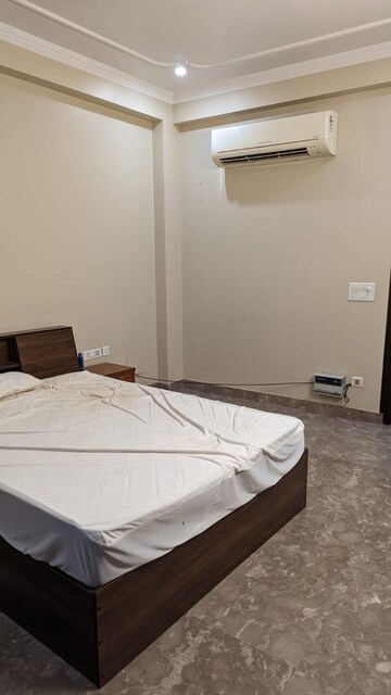 Room in 3 BHK Builder Floor at Ansal Sushant Lok I, Sector 43 – for Rent