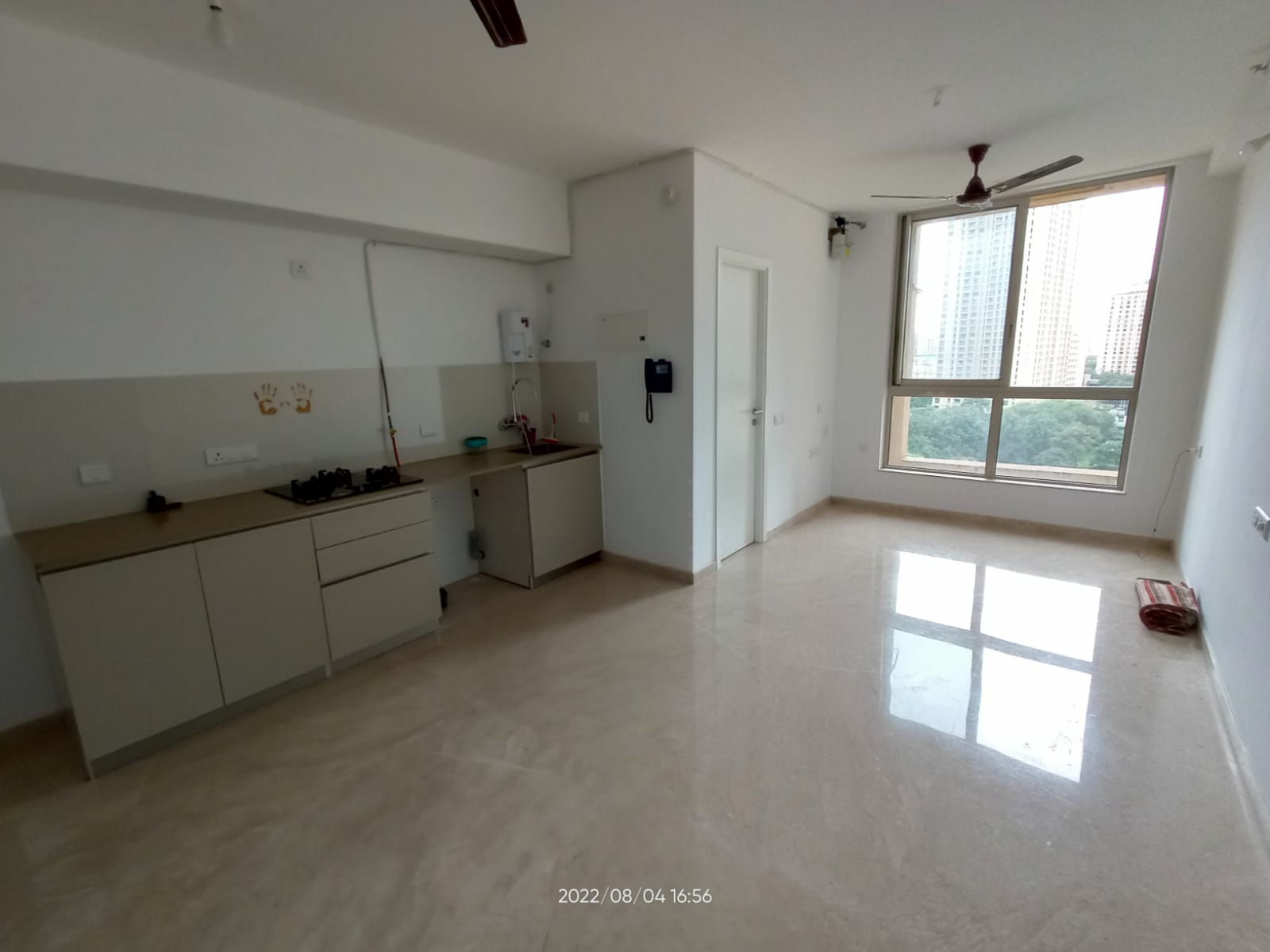 Rental Studio 380 Sq.Ft. Apartment in Hiranandani Solitaire Studio Apartment, Ghodbunder Road