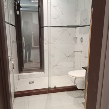 Attached Bathroom in 3 BHK Builder Floor at Ansal Sushant Lok I, Sector 43 – for Rent