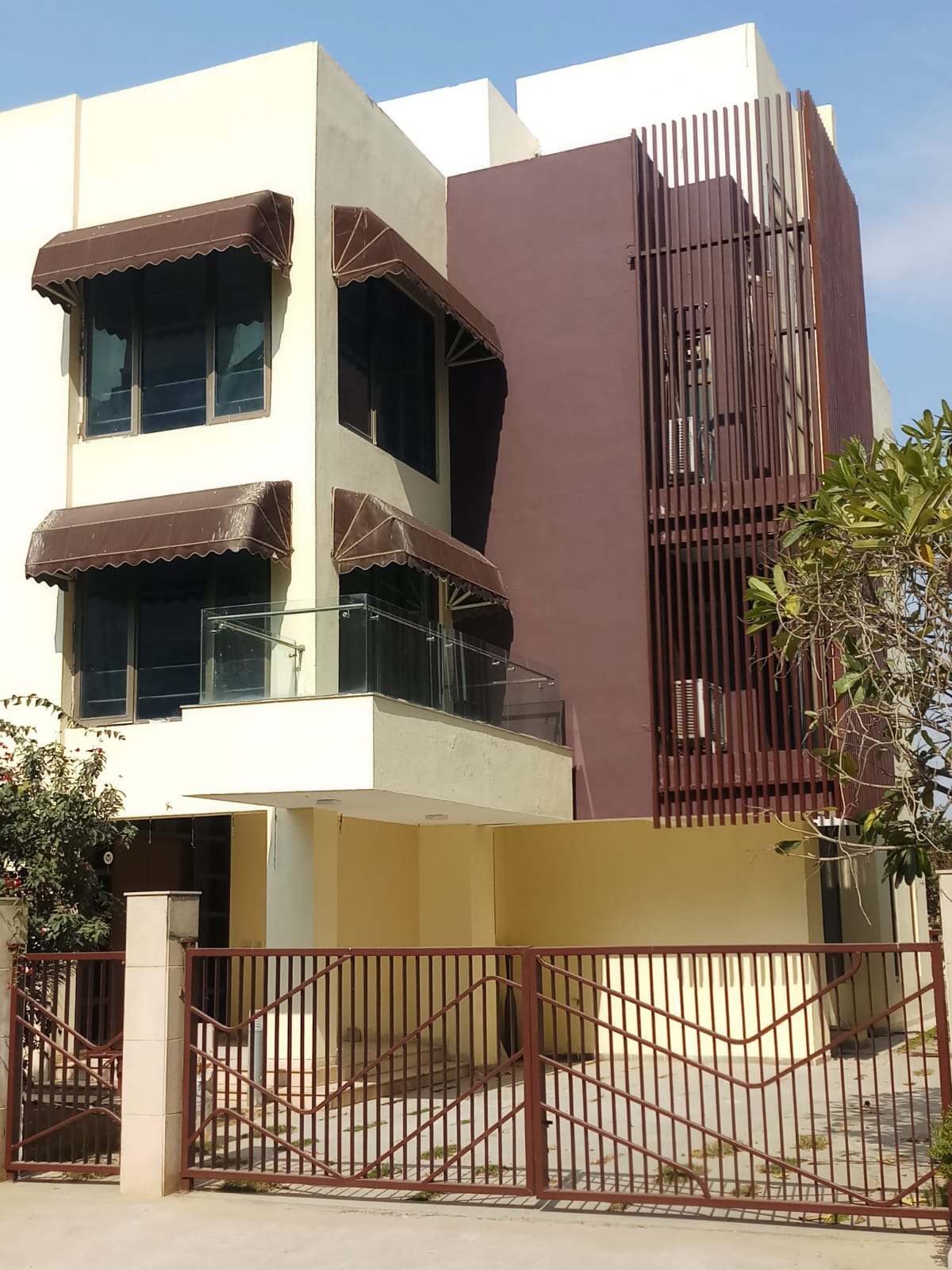 Resale 5 Bedroom 6310 Sq.Ft. Villa in Tata Raheja Raisina Residency