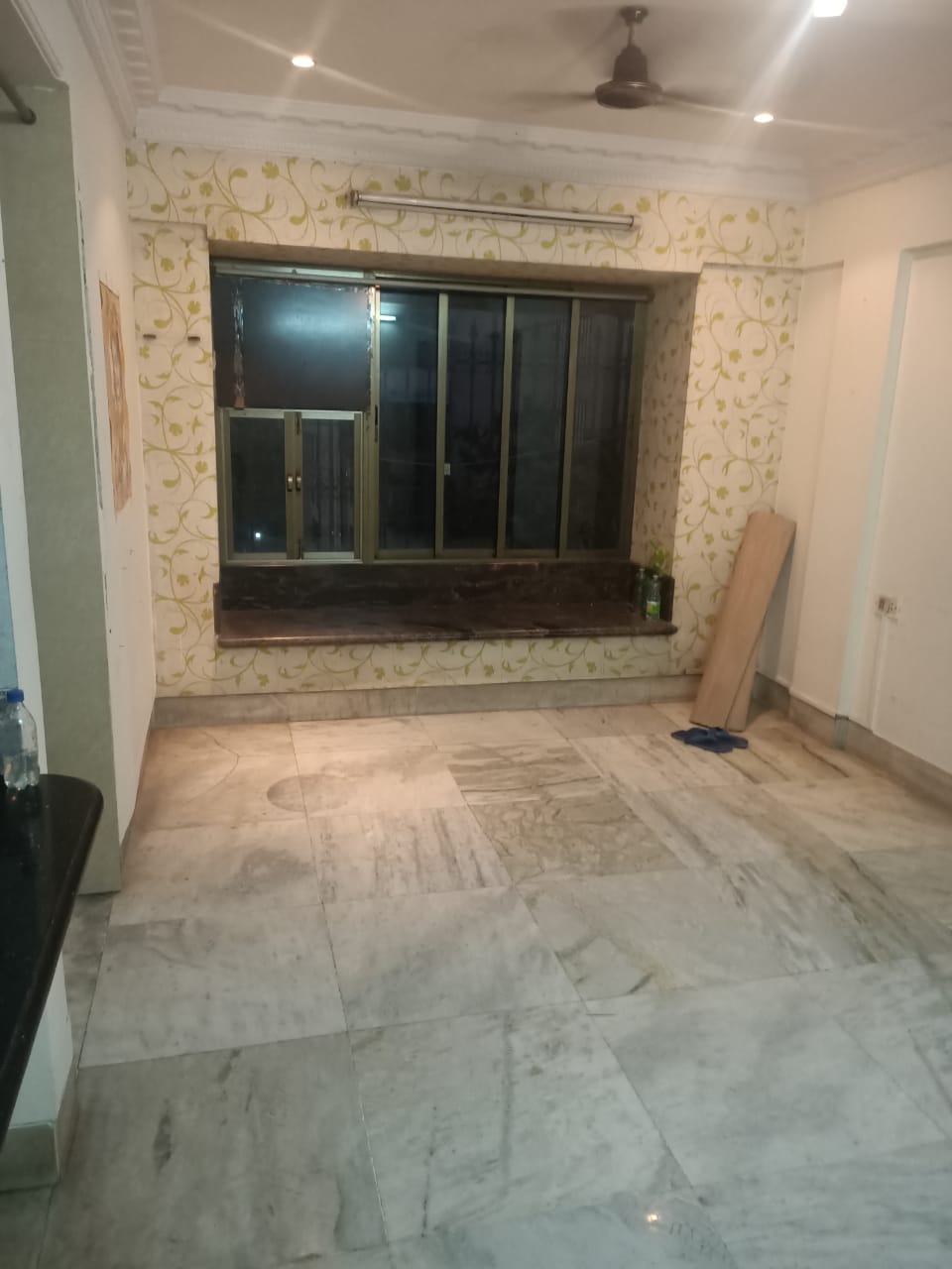 Rental 1 Bedroom 450 Sq.Ft. Apartment in Meena Towers Apartment