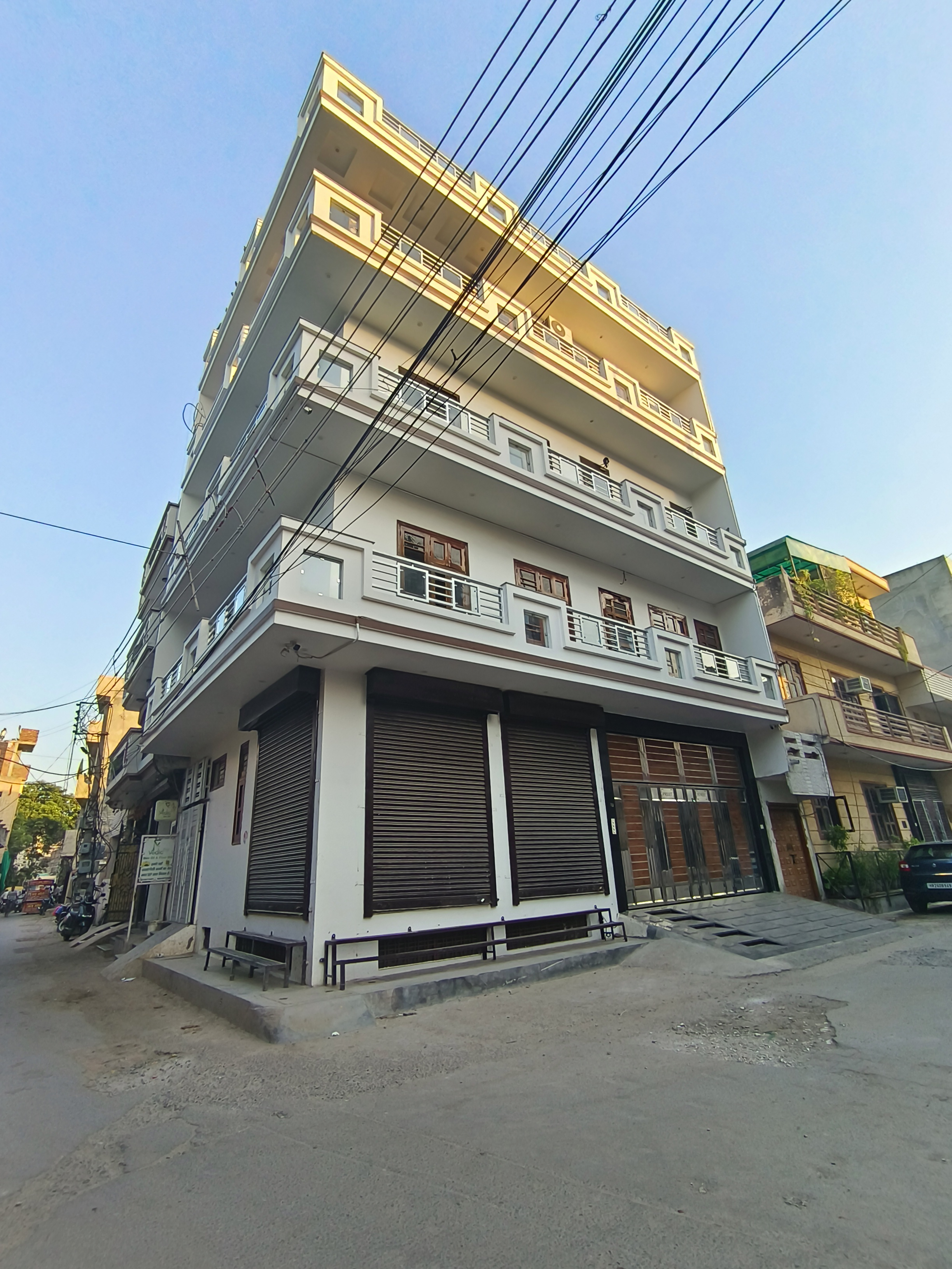 Resale 6 Bedroom 90 Sq.Yd. Independent House in Madanpuri Gurgaon 5953529