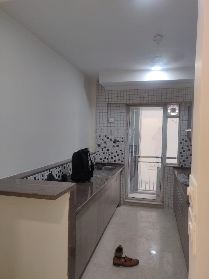 Rental 3.5 Bedroom 1300 Sq.Ft. Apartment in Dheeraj Insignia, Bandra
