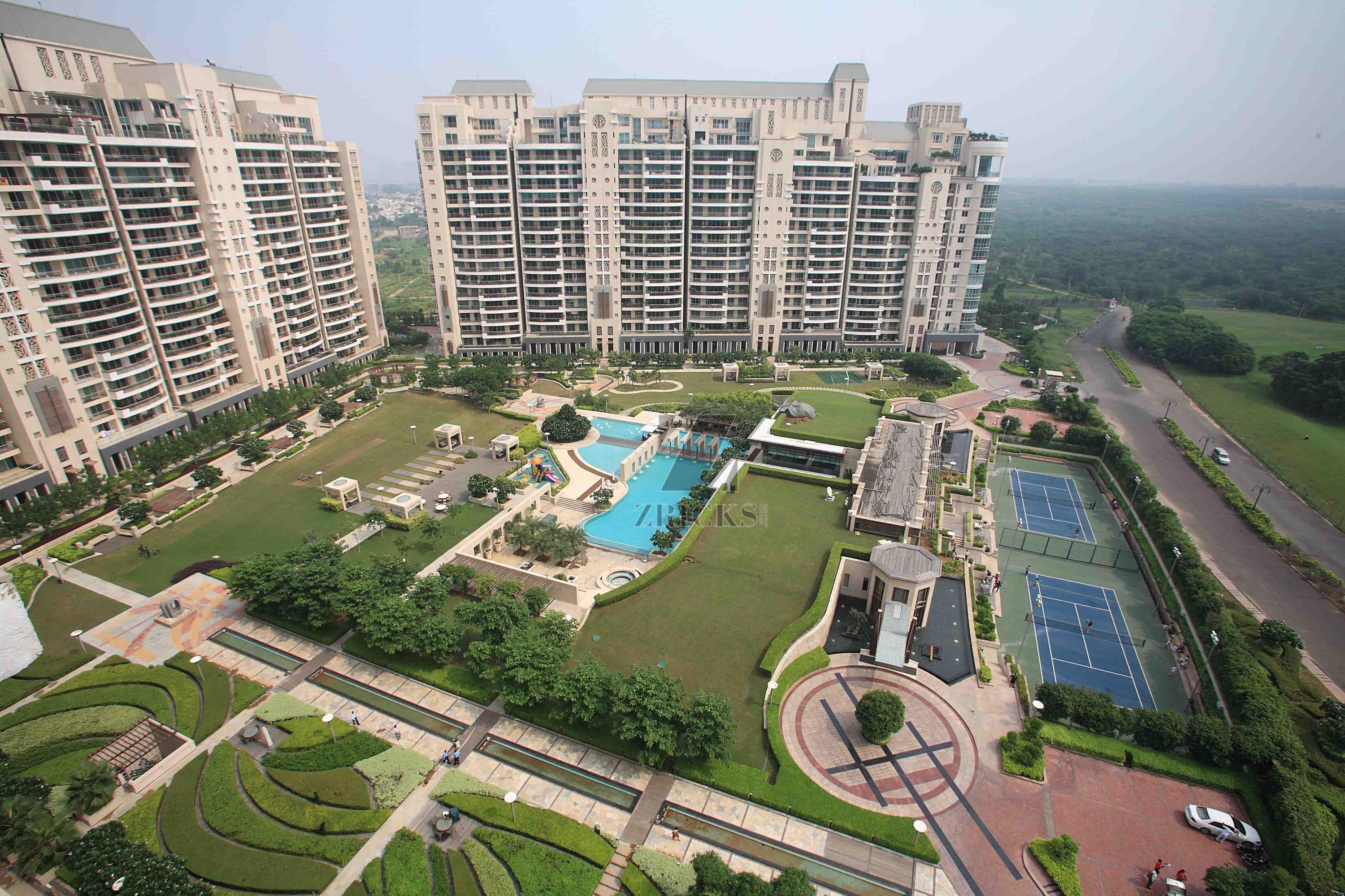 Rental 4 Bedroom 4100 Sq.Ft. Apartment in DLF The Pinnacle, Sector 43