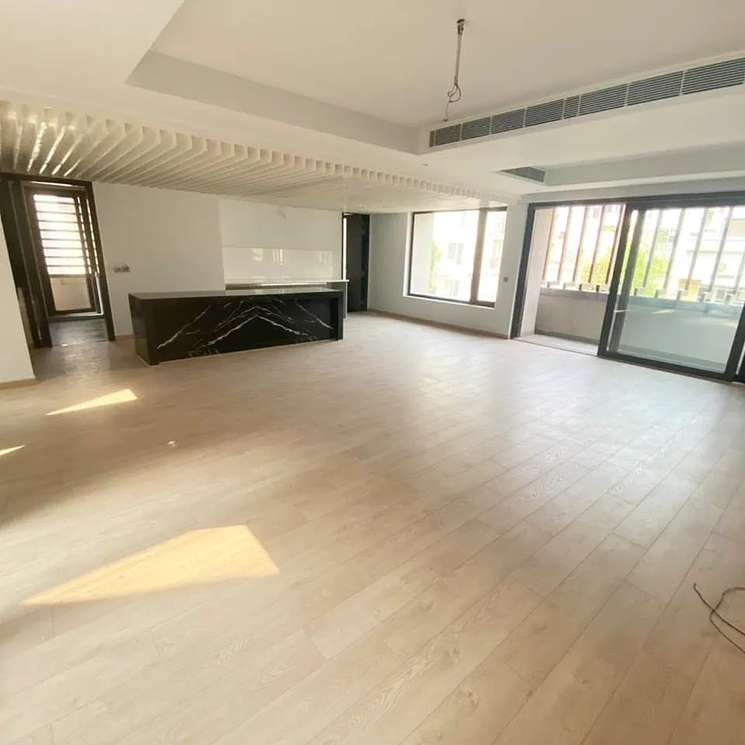 4 Bedroom 500 Sq.Yd. Builder Floor in Green Park Delhi
