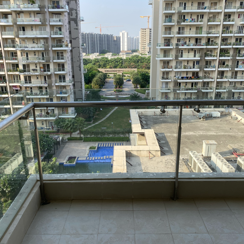 3 BHK + Servant Room Apartment For Rent in Paras Irene