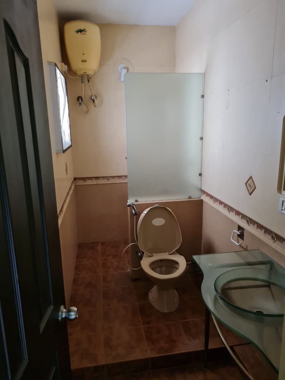 Rental 4 Bedroom 3000 Sq.Ft. Apartment in Windsor Court, Millers Road