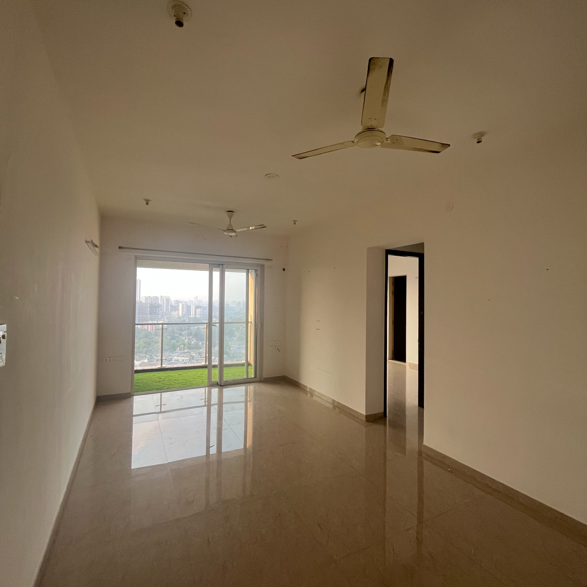 Rental 3 Bedroom 1833 Sq.Ft. Apartment in Omkar Alta Monte, Malad East Mumbai 5960079