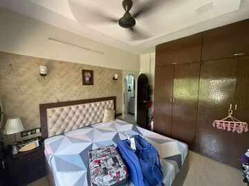 Bedroom in 2 BHK Apartment at Oshiwara Mhada, Andheri West – for Rent