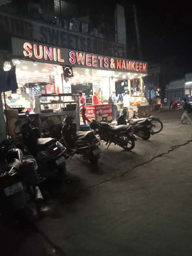 Commercial Shop 24 Sq.Yd. in Gt Karnal Road Sonipat