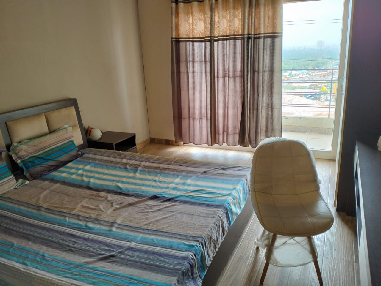 Rental Studio 435 Sq.Ft. Apartment in Paramount Golfforeste Office Spaces, Gn Sector Zeta I