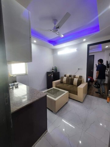 Living Room in 1 BHK Builder Floor at Ansal Sushant Lok I, Sector 43 – for Rent