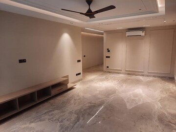 Living Room in 3.5 BHK Builder Floor at Ansal Sushant Lok I, Sector 43 – for Rent