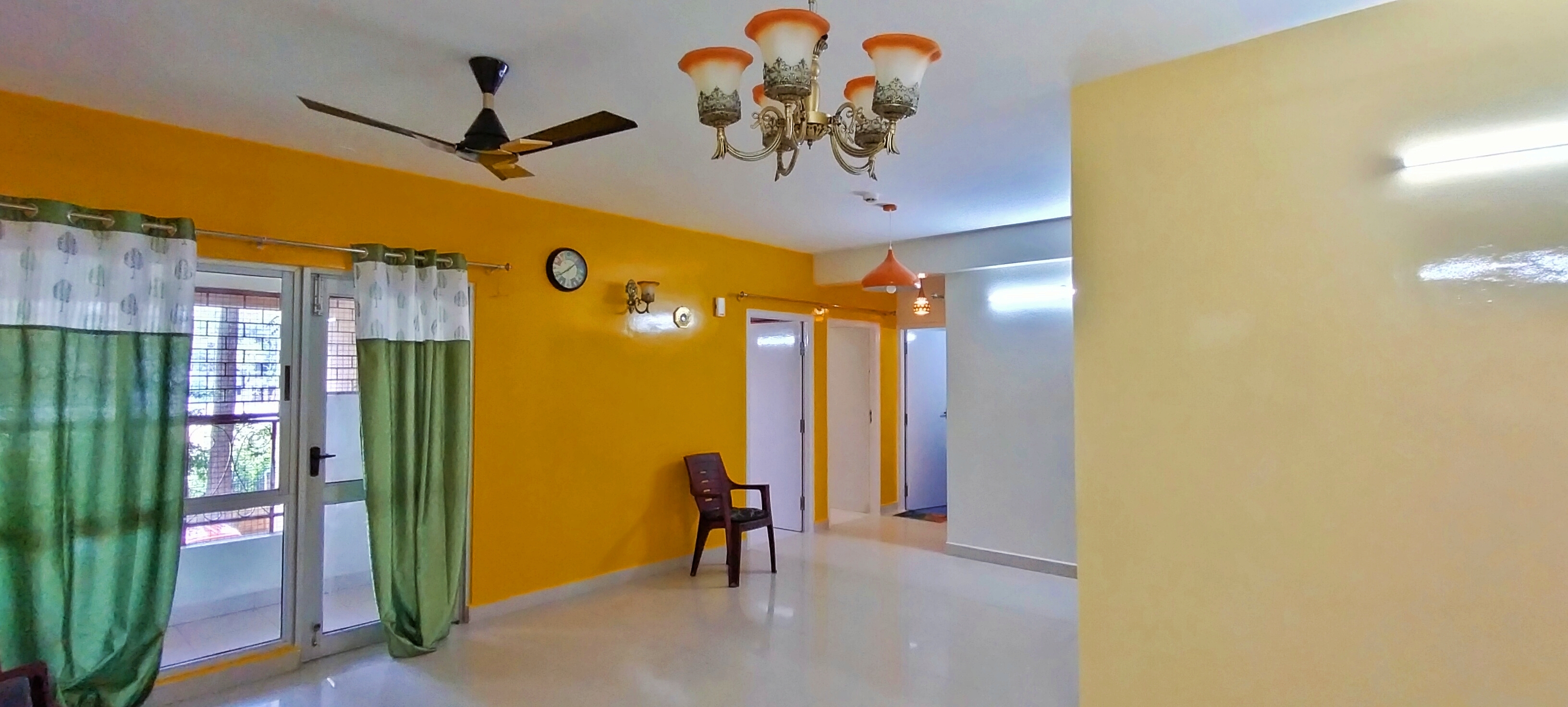 Resale 3 Bedroom 1370 Sq.Ft. Apartment in Unitech Heritage Estate